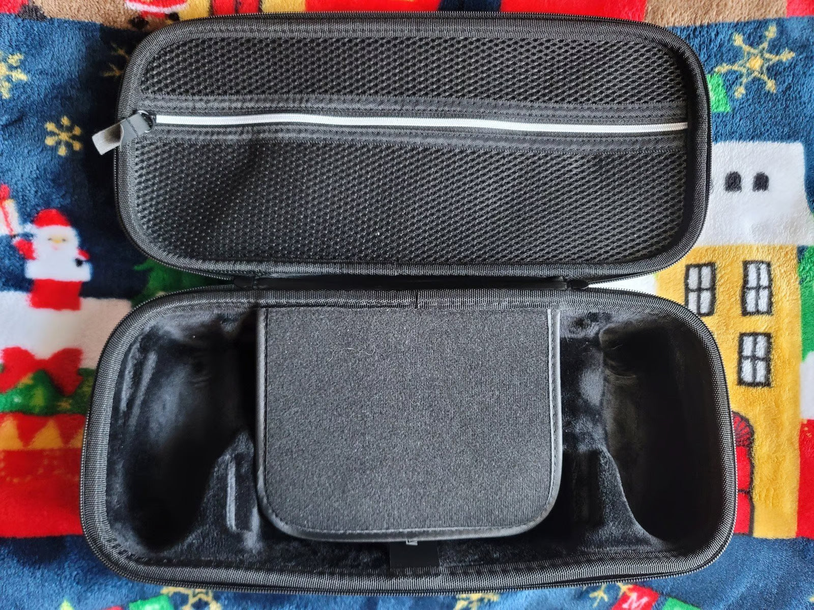 PlayStation Portal with Spigen Screen Protector and Orzly Carry Case 9F95