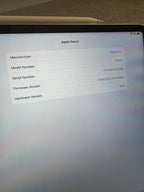 iPad Pro 12.9 in (6th Generation) 256GB - WiFi Only 8T97