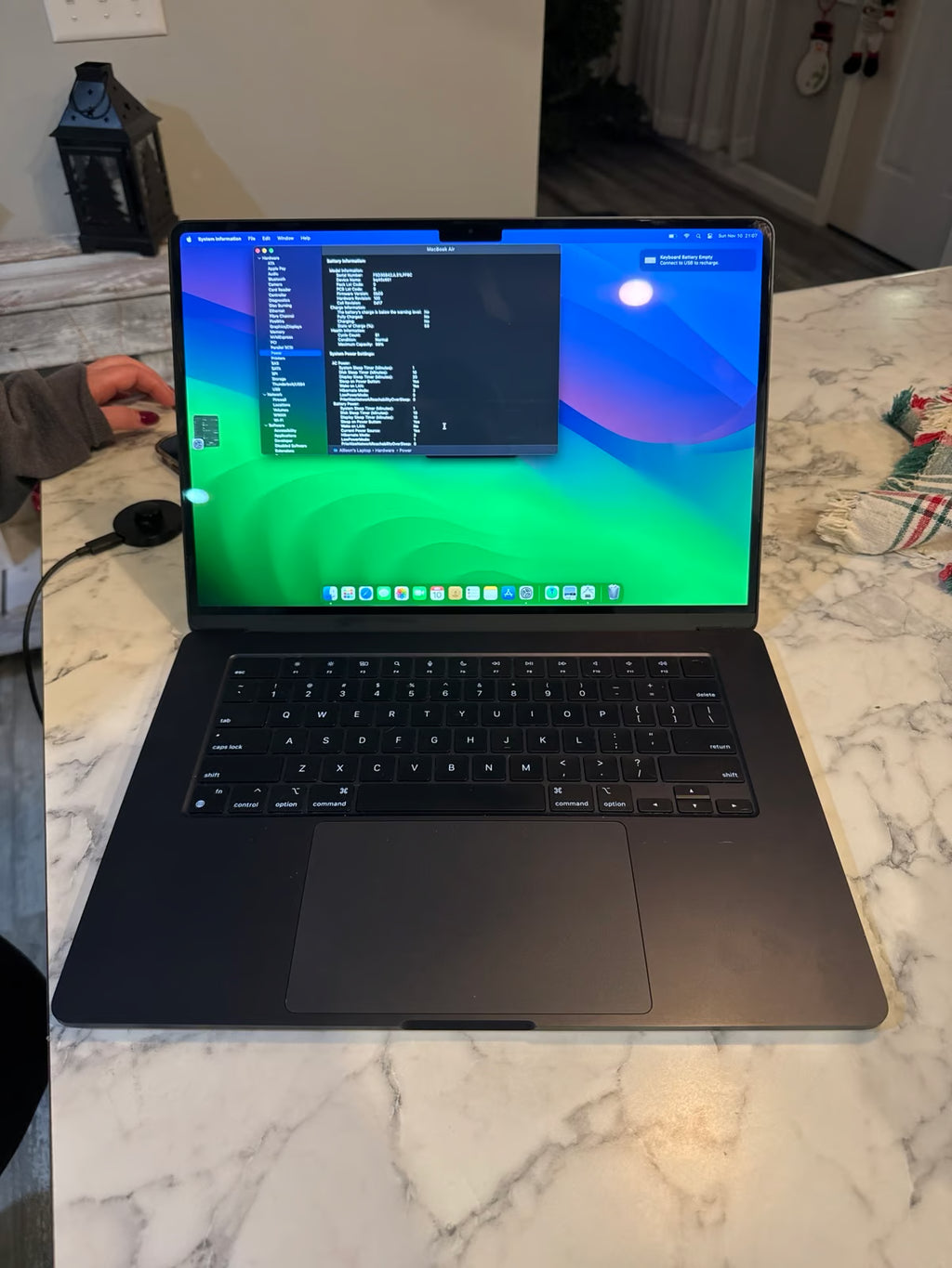 MacBook Air M2 15 inch in Midnight 256gb 8C89