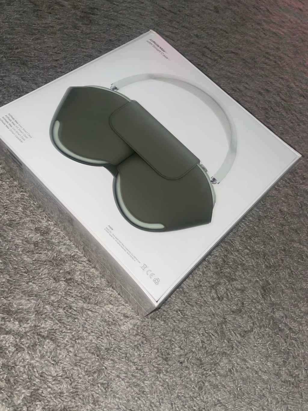 Green AirPod max 9B59