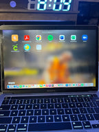 Apple MacBook Pro with Touch Bar screen !! 2W72