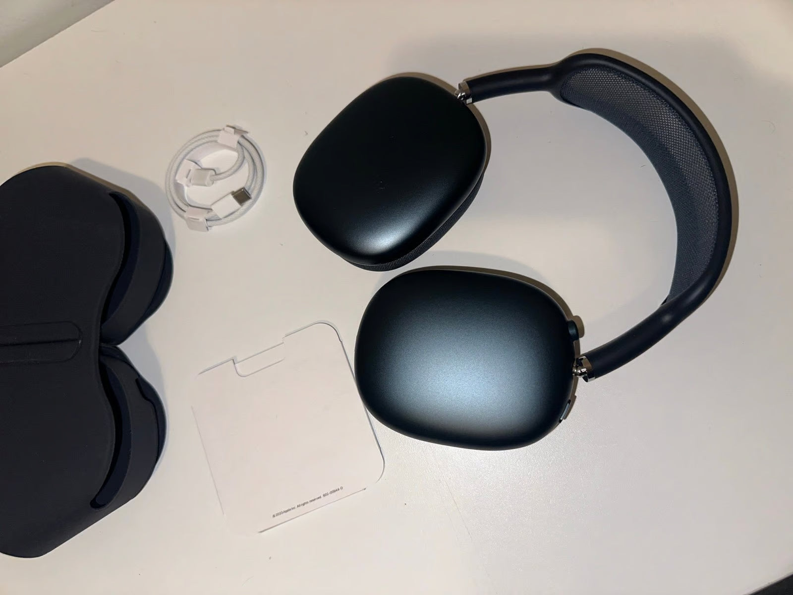 AirPods Max - Midnight * LIKE NEW* (AppleCare+) 1M51