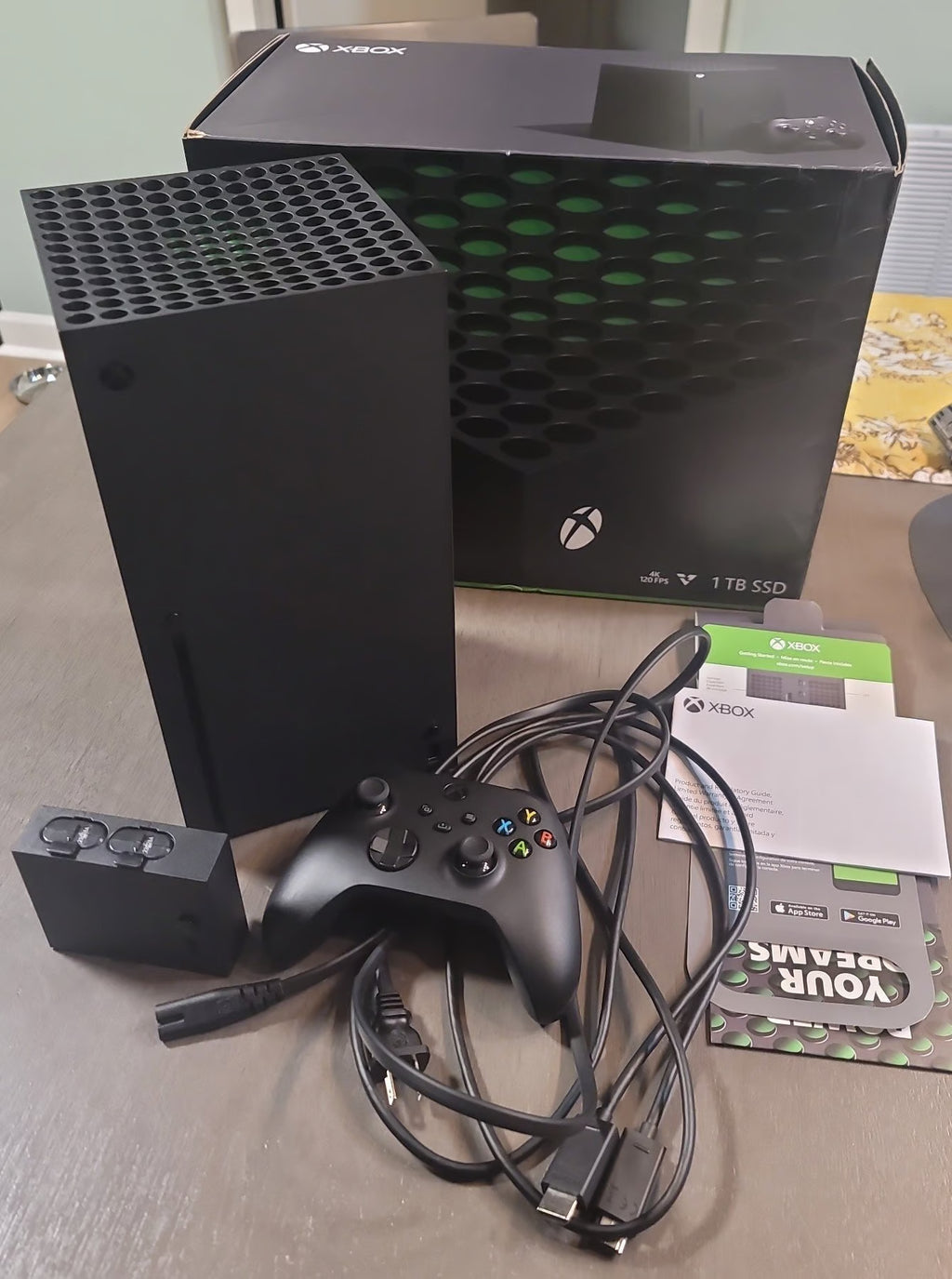 Xbox Series X 1 TB SSD with Controller Battery Charger 3K29