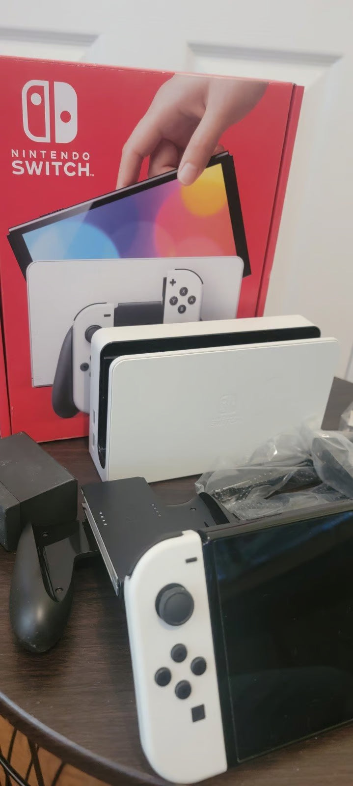 White Nintendo Switch OLED 3U37