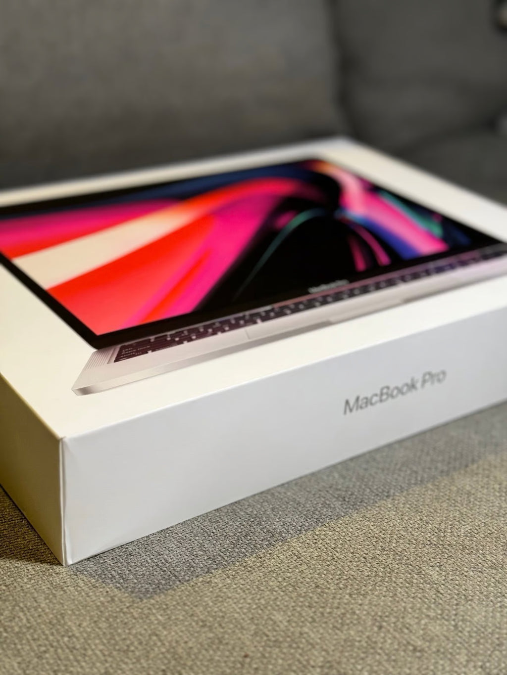 MacBook Pro M1 2020 with Touchbar 7B11