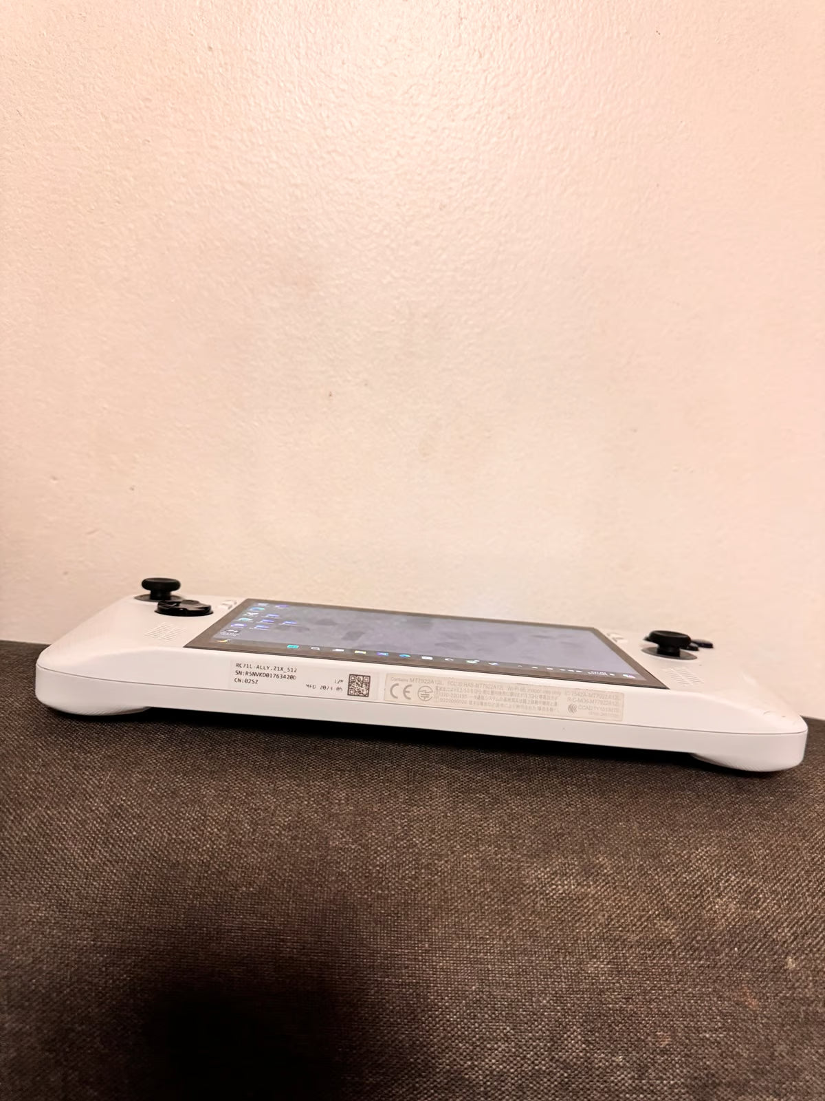 ASUS rog ally z1 extreme 7L73