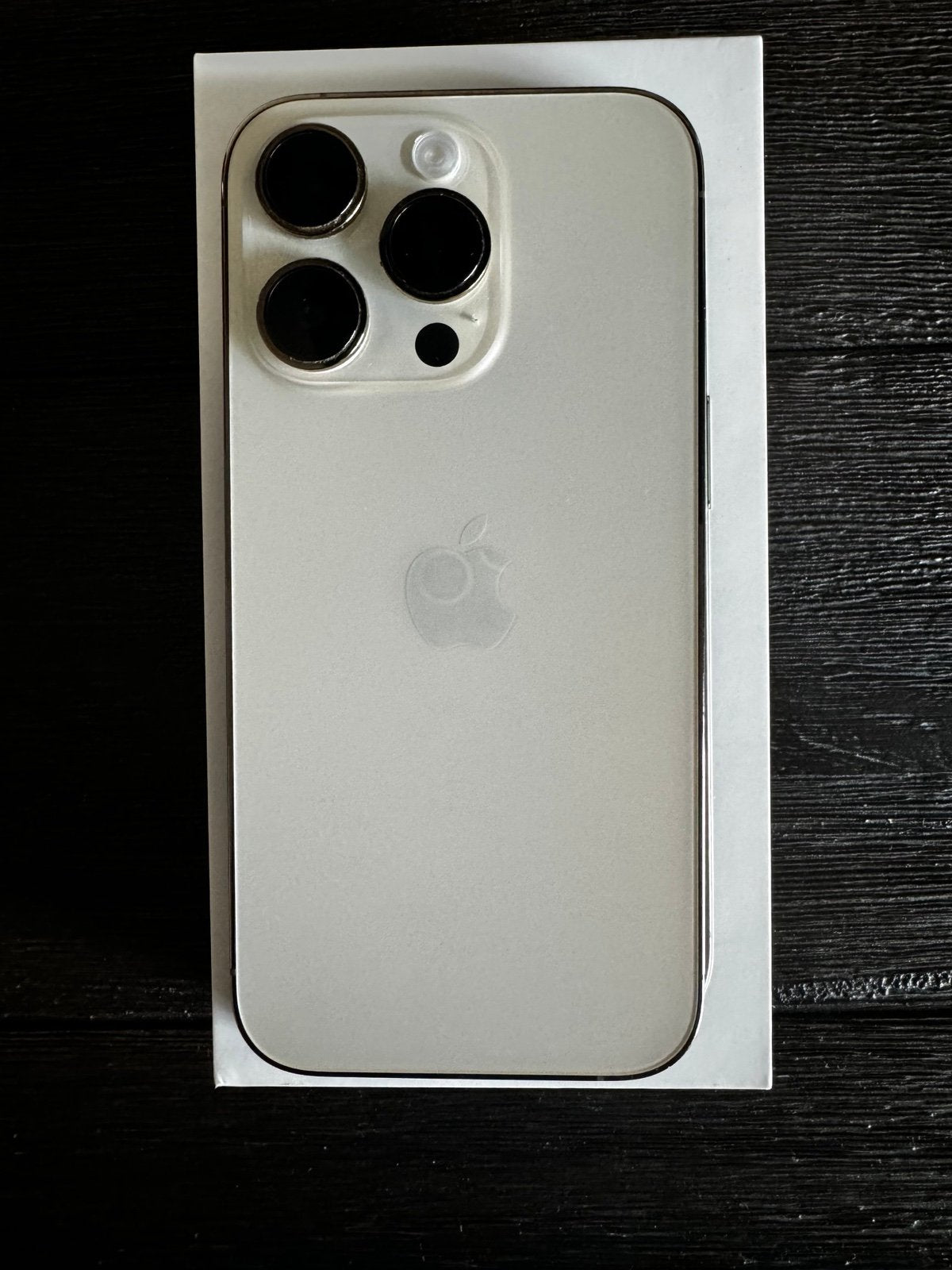 iPhone 14 Pro Gold 128 gb 8M63