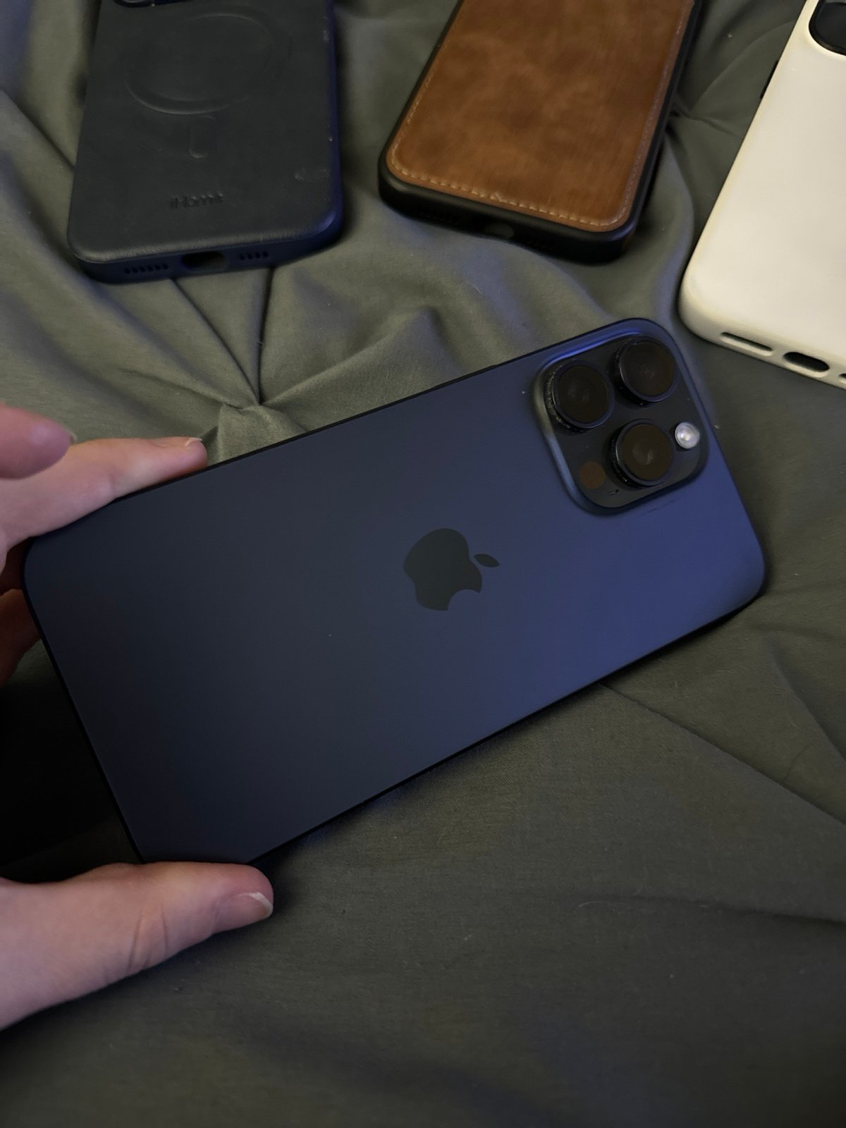 Apple iphone 15 pro max 1 terabyte unlocked 7E95