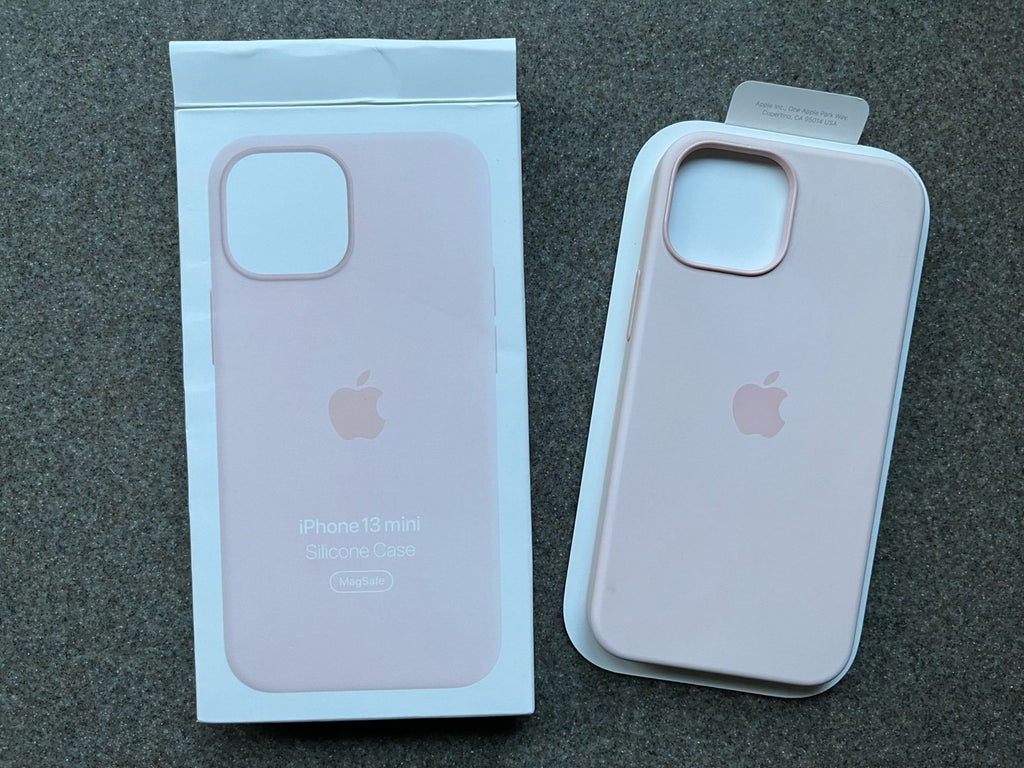 Like New Apple iPhone 13 Mini 256GB Unlocked 5G Cell Phone with Apple Case 2W39