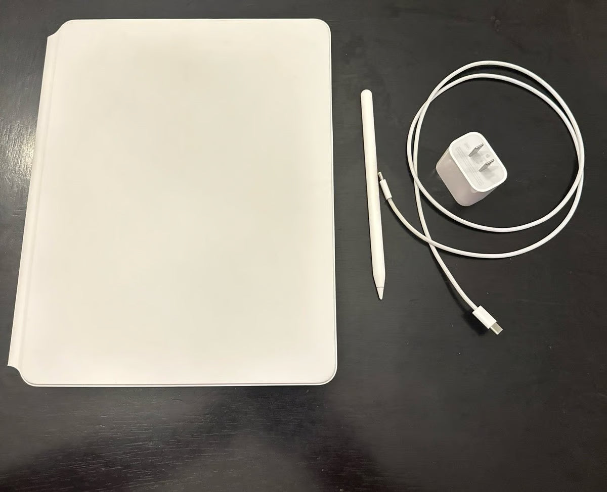 iPad Pro 12.9�?M2 256GB Bundle 9S86