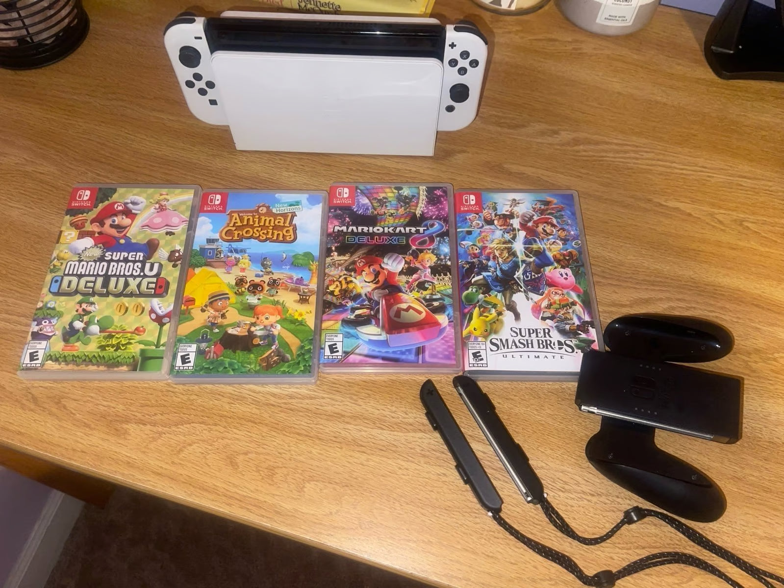 Nintendo Switch Oled White Bundle 8H15