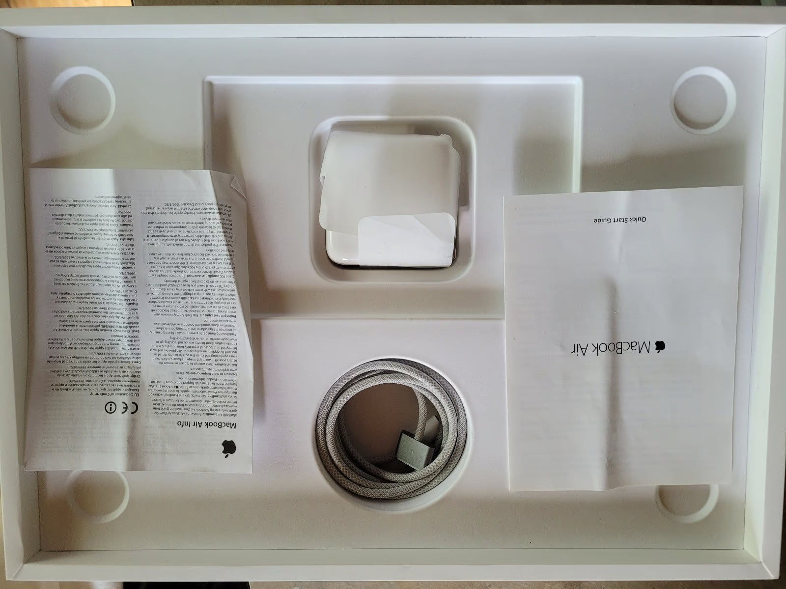 MacBook Air with M2 chip 3H66