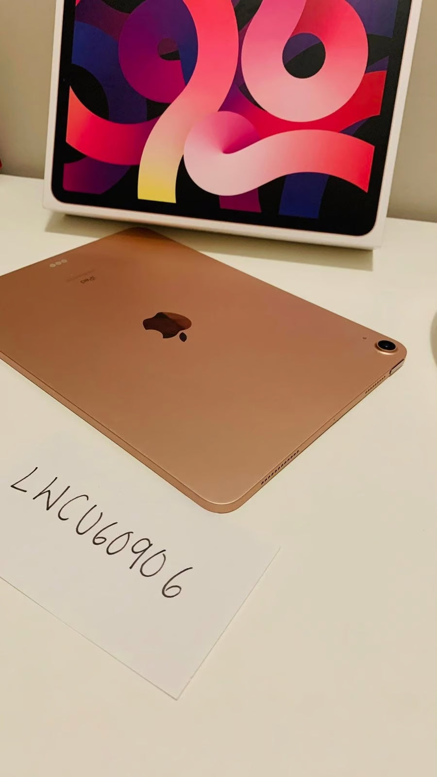 Apple iPad Air 4th Generation 64 GB in Rose Gold 7T69