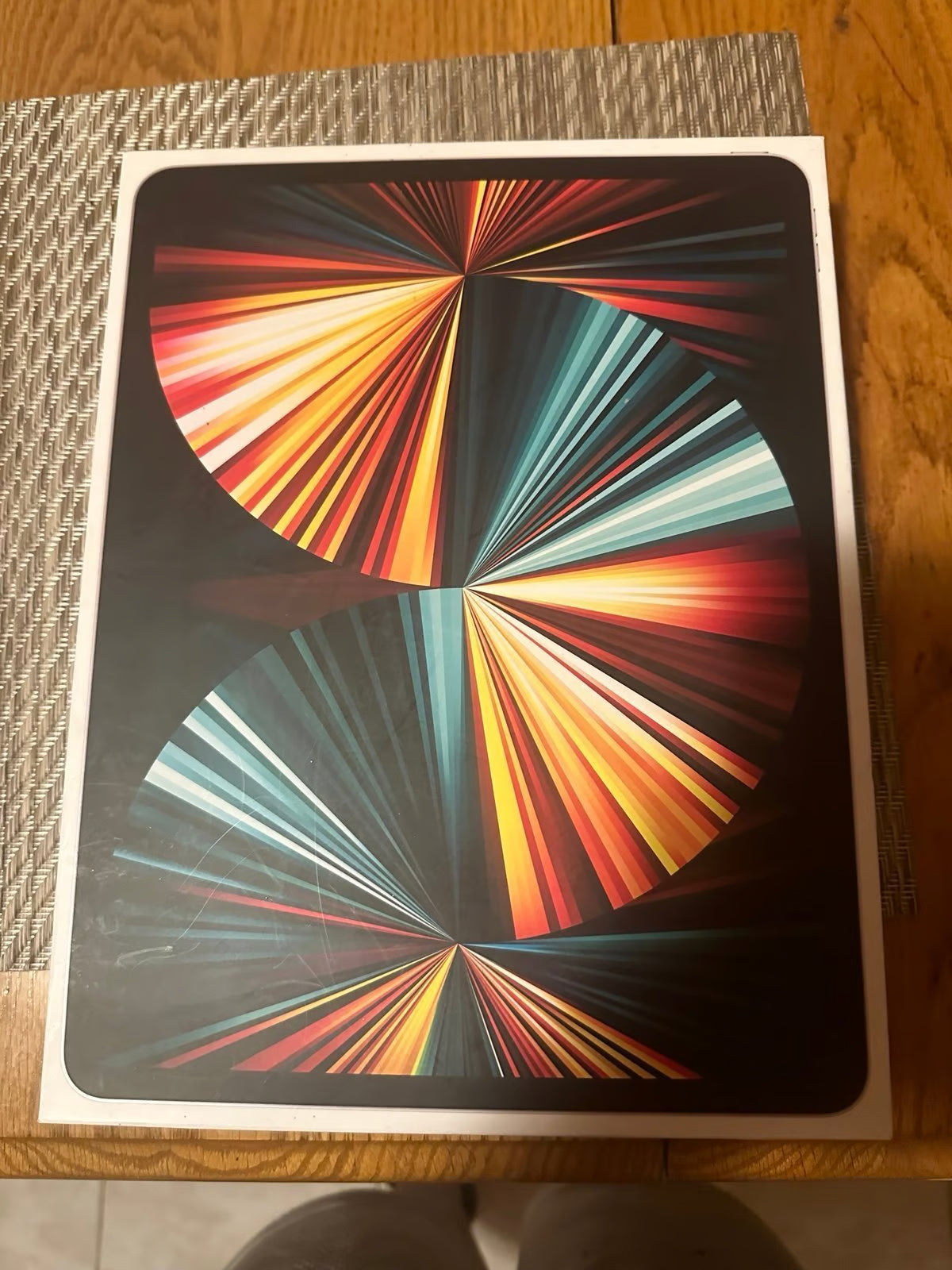 Apple iPad Pro 5th Generation 128 GB 12.9 inches (UNLOCKED) 8O37