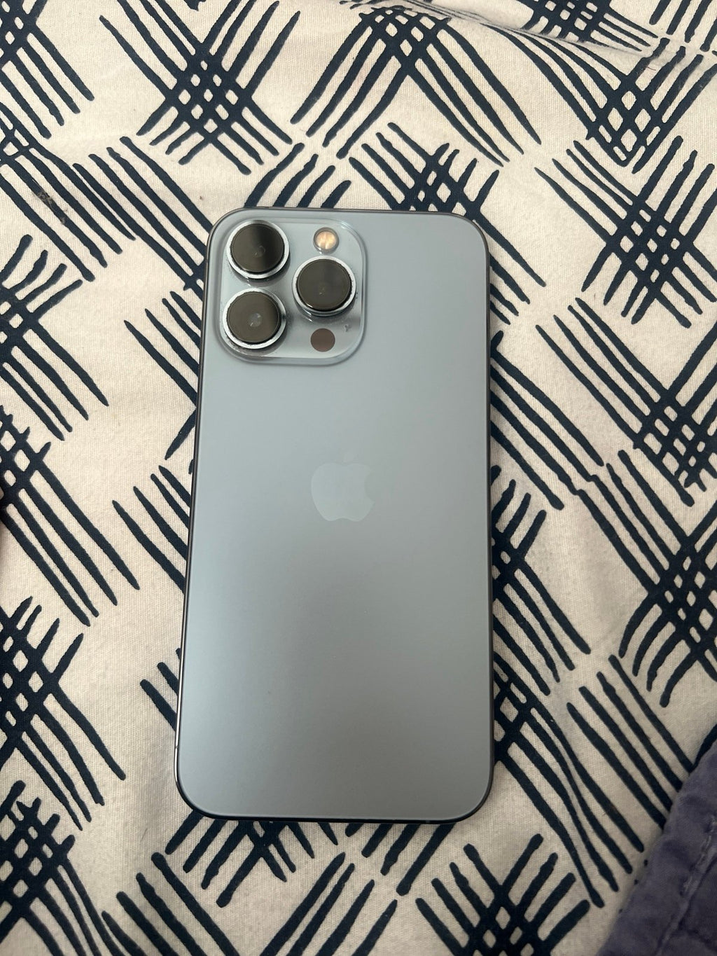 Apple iPhone 13 Pro 512 GB in Sierra Blue for Unlocked (On Hold) 7E28