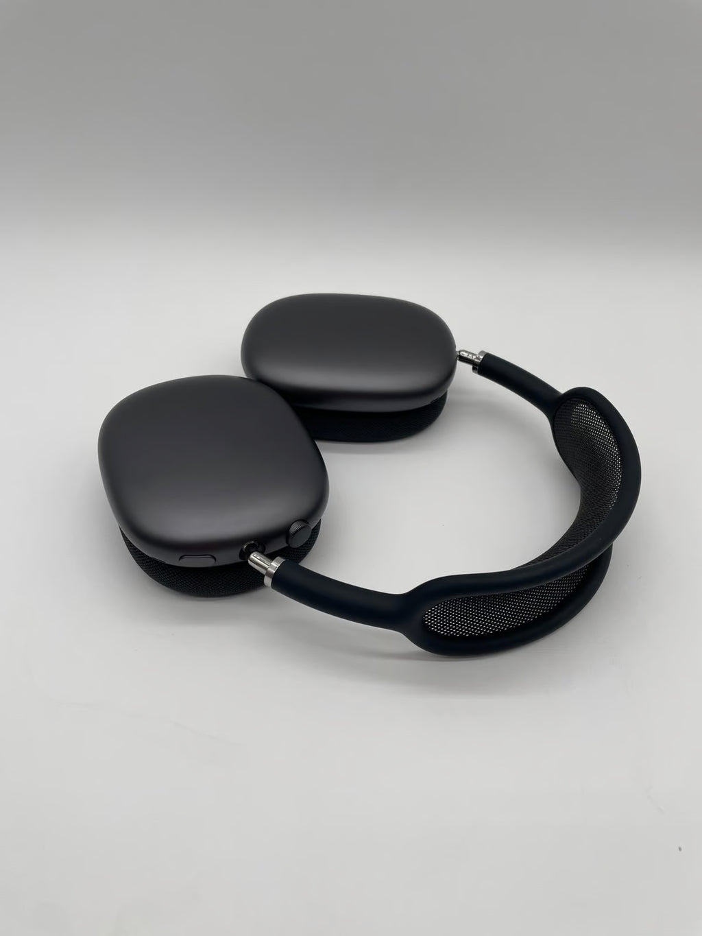 Apple AirPod Pro Max Space Black Excellent Condition 6M39