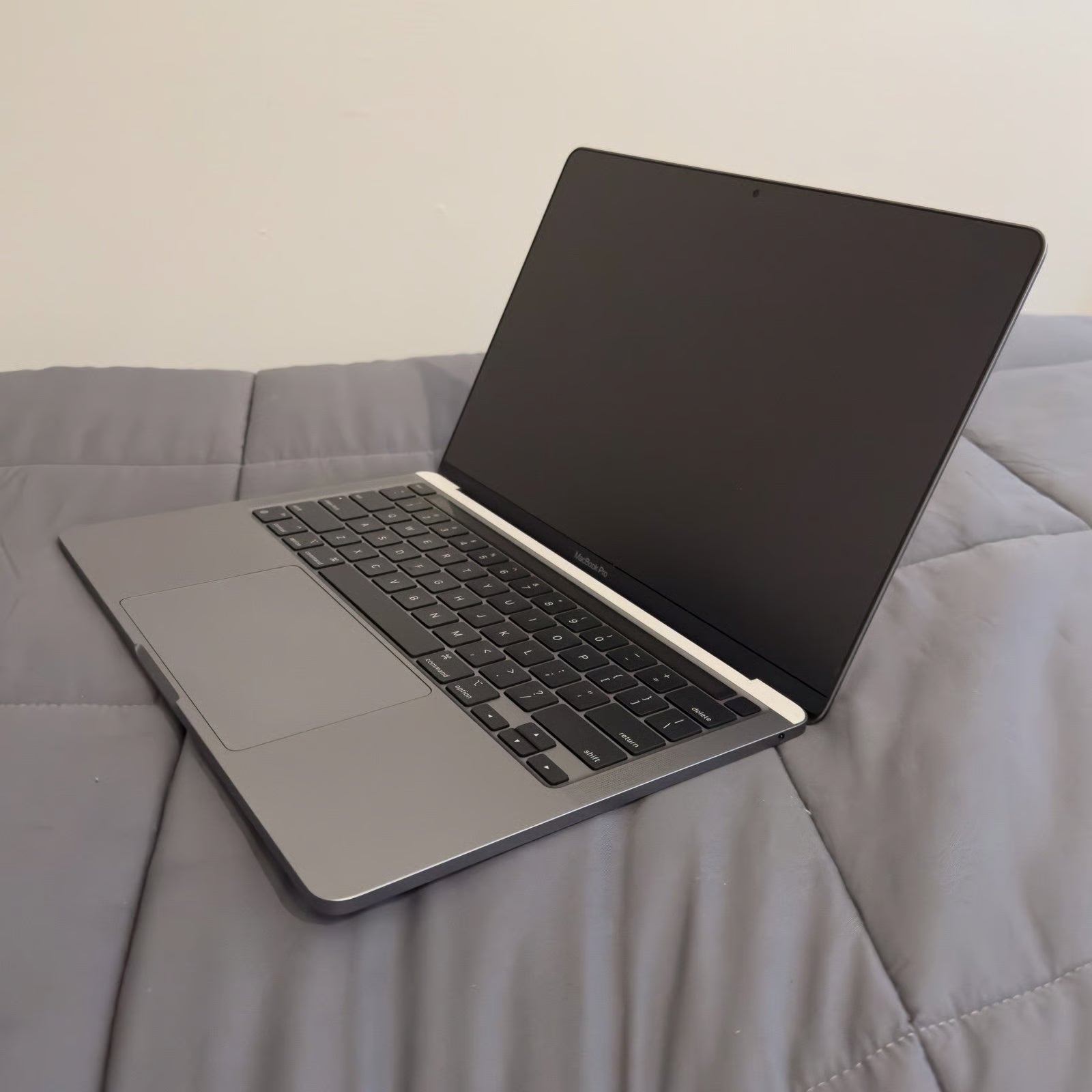 MacBook Pro 8C15