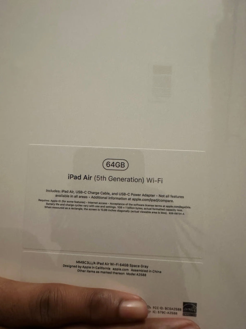 Apple iPad Air 5th Generation 64 GB 6M28