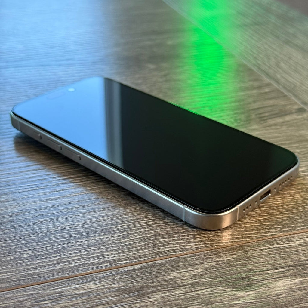 iPhone 15 Pro 256Gb - White Titanium - Fully Unlocked 7J75