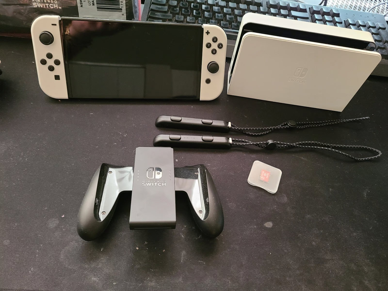 Nintendo Switch OLED bundle- NO BOX 8N36