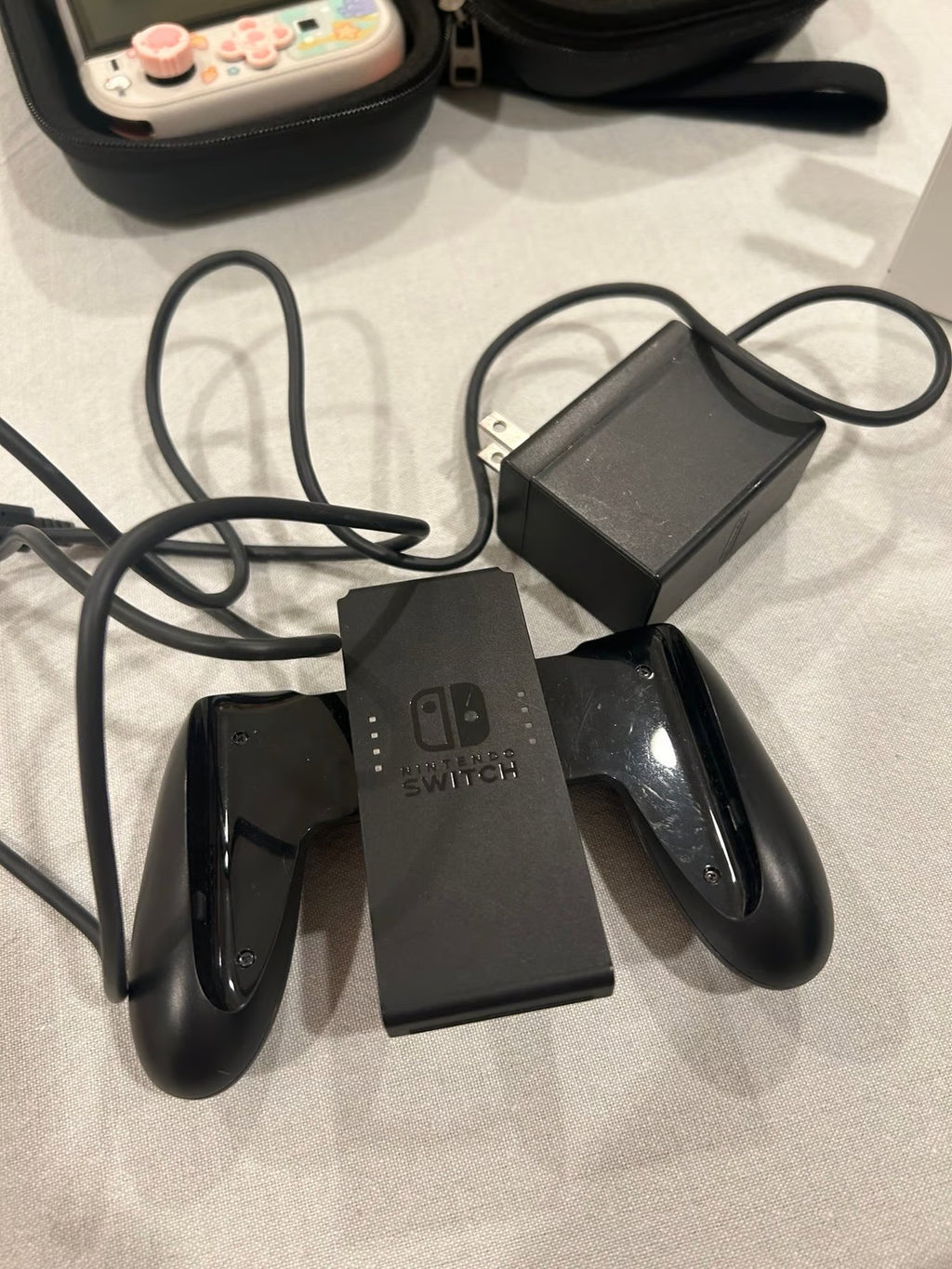 Nintendo Switch OLED - White (LIKE NEW - with accessories) 5U72