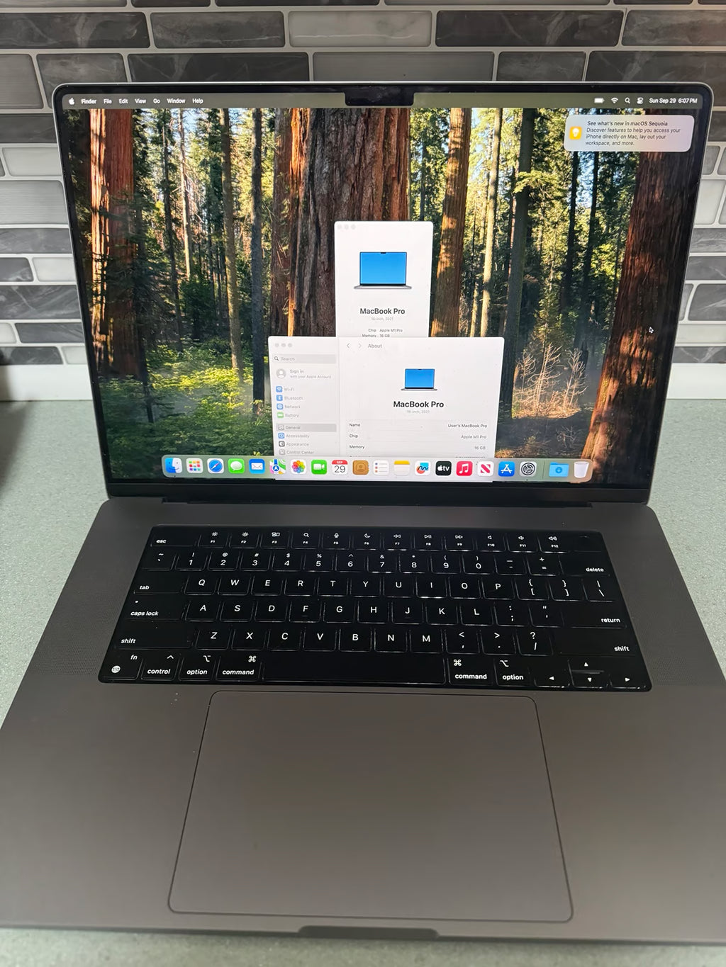 macbook pro m1 16 inch 3Y22
