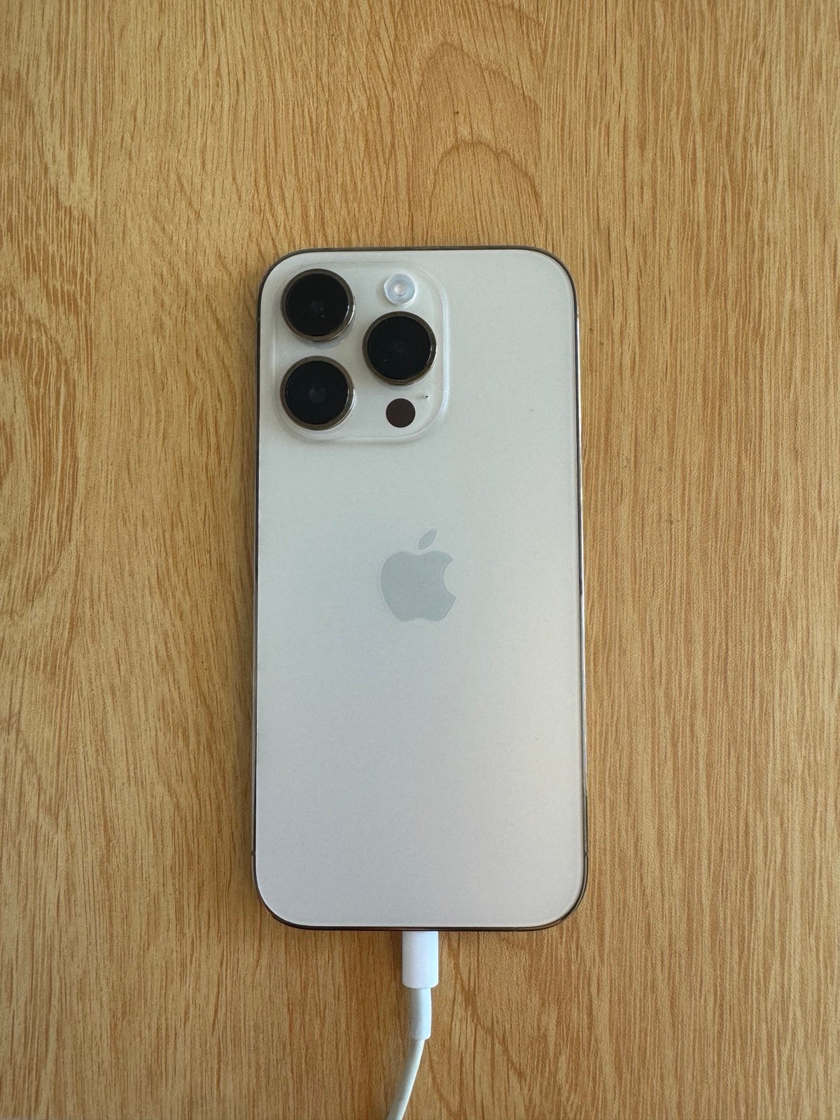 Apple iPhone 14 Pro 128GB Unlocked With Charger & Case 7R95