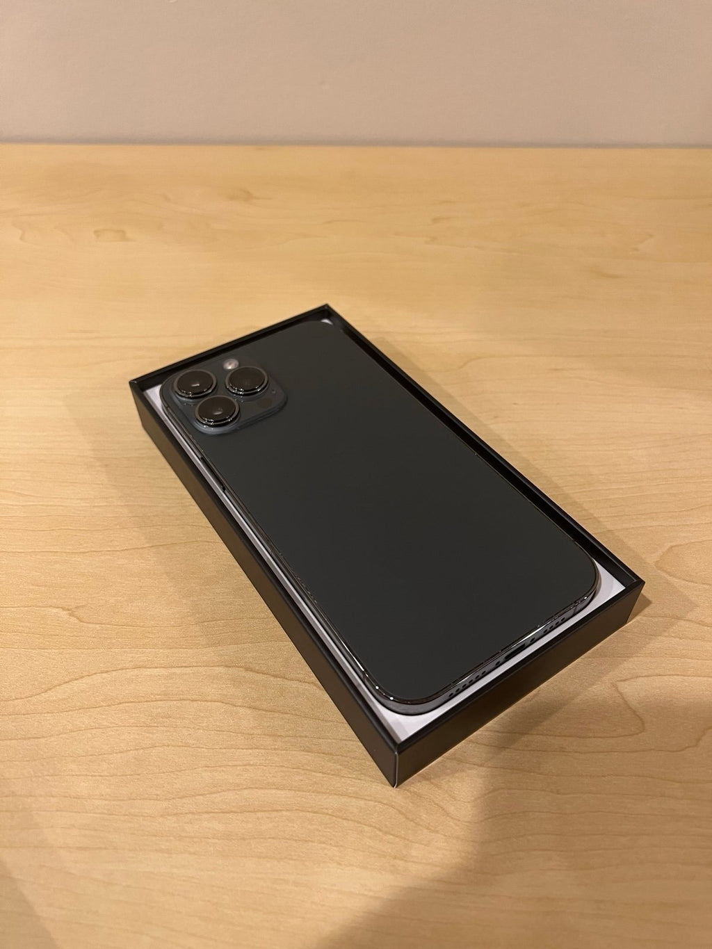 Like New - Apple iPhone 13 Pro Max 128 GB in Graphite 9E91