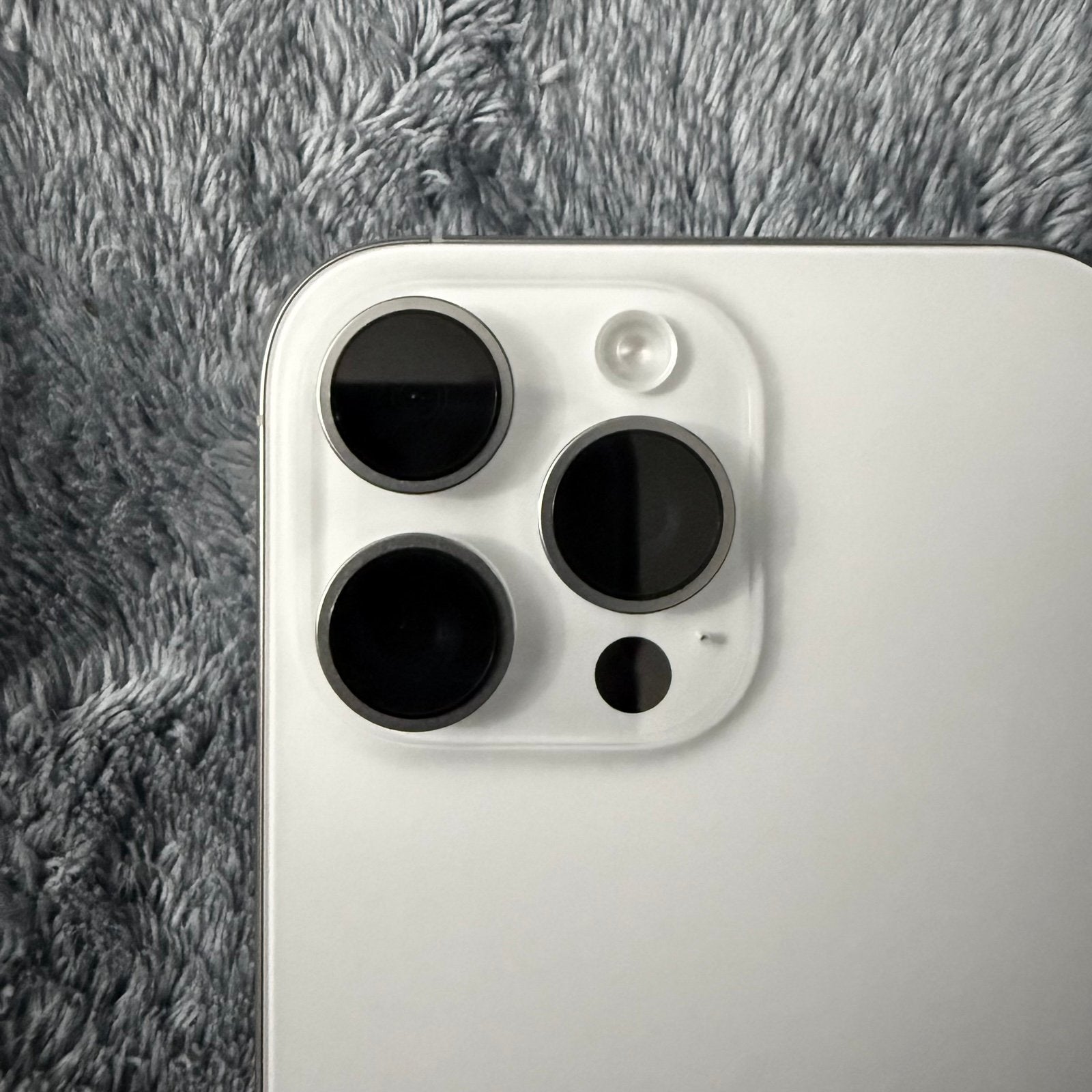 Apple iPhone 16 Pro Max 256GB in White Titanium 5D96