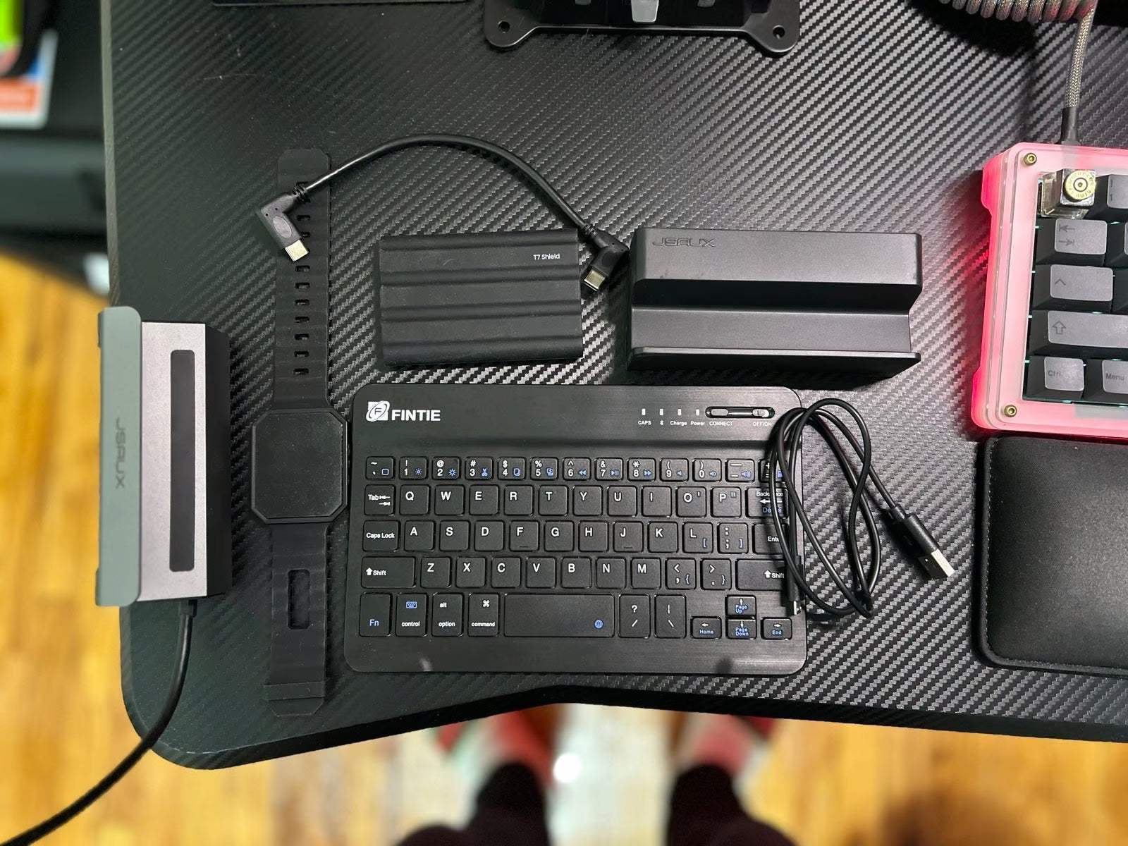 Steam Deck 512GB w/ Accessories 8L69