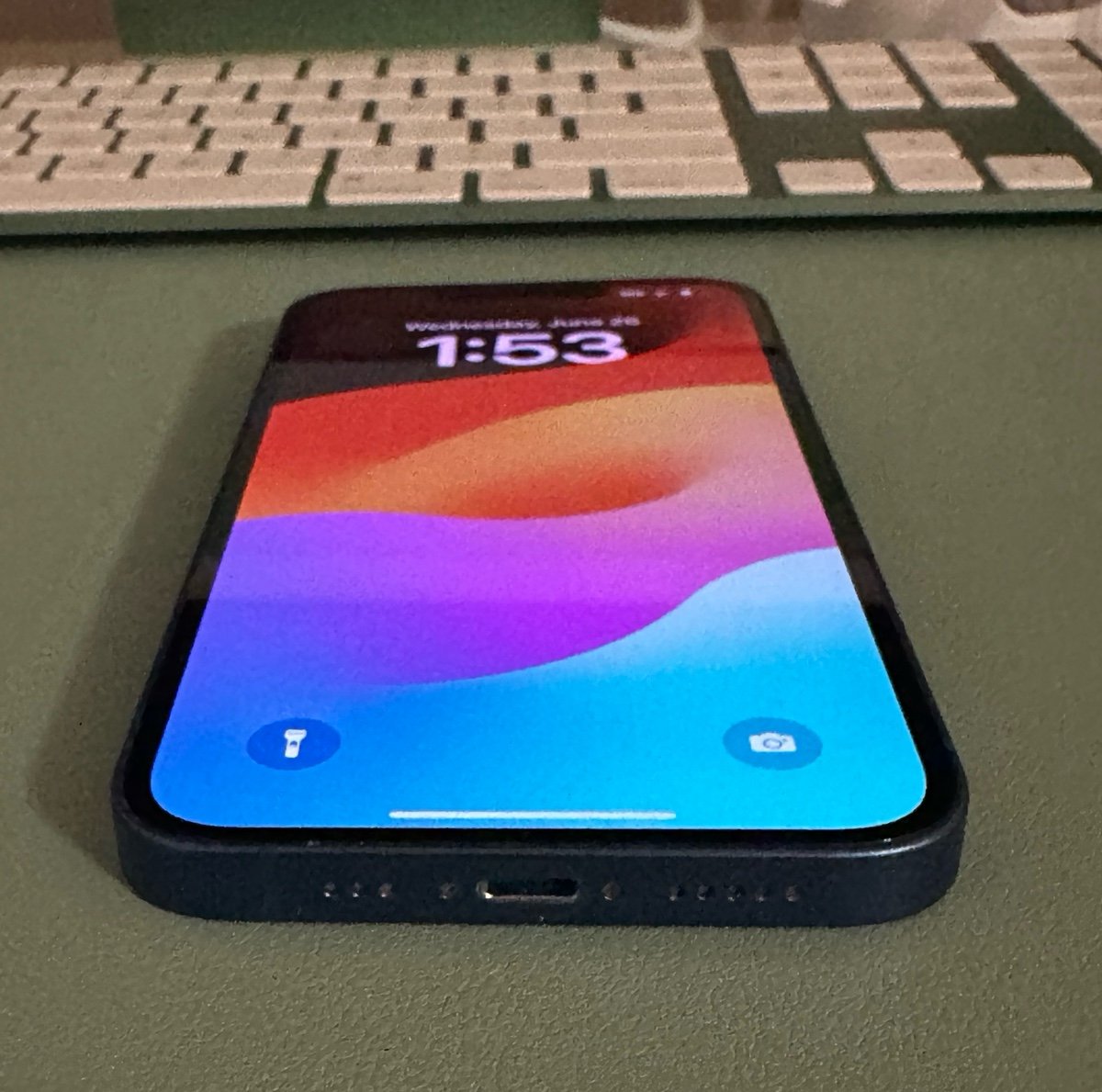 Apple IPhone 13 鈥?256 gb 9E31