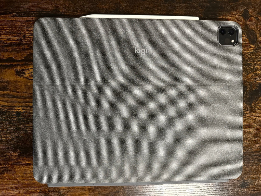 iPad Pro with Apple Pencil and keyboard case 3P51