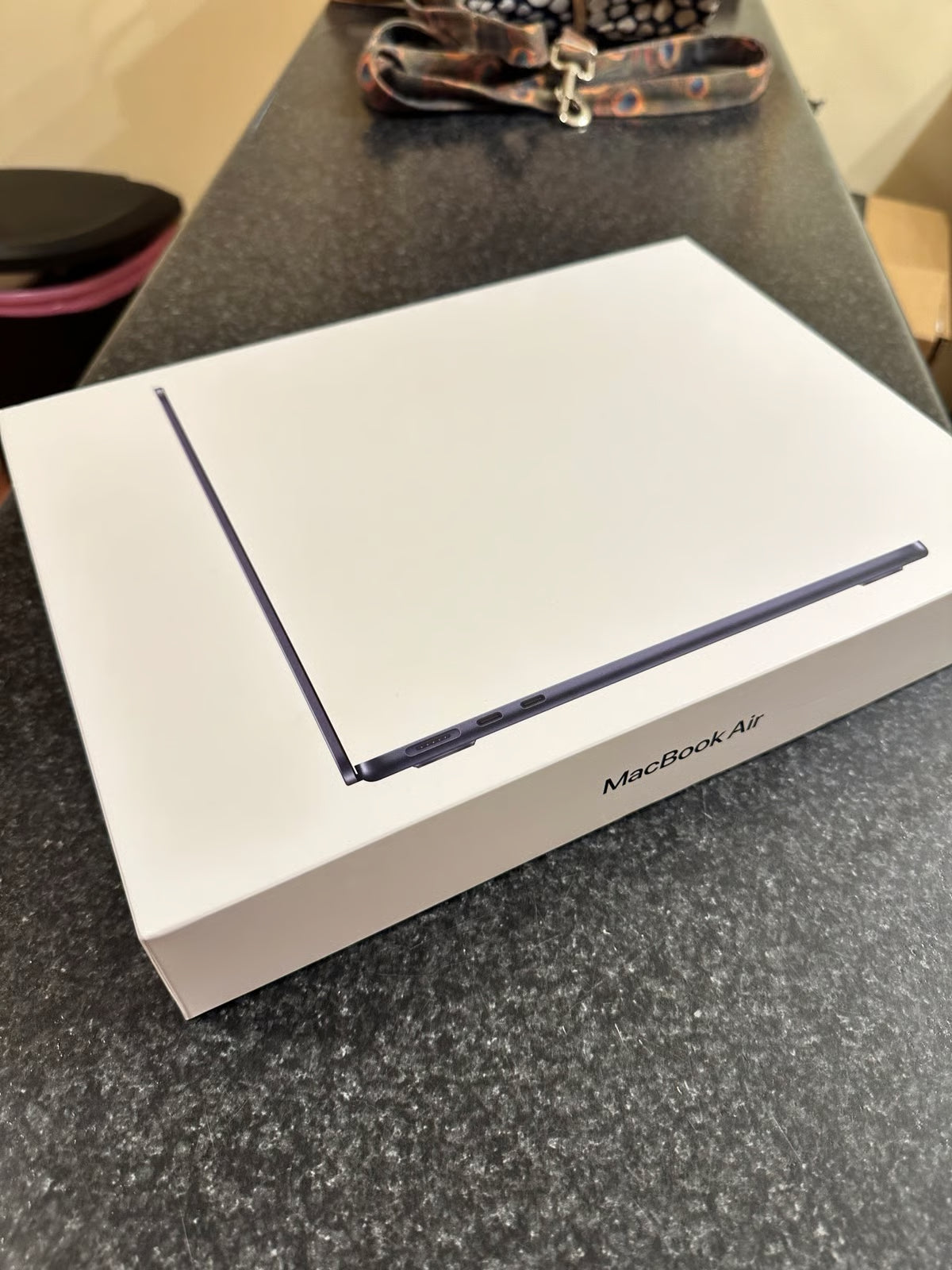 Apple MacBook Air M2 3.50GHz 2022 256GB SSD 8GB RAM A2681 - Excellent 6L27