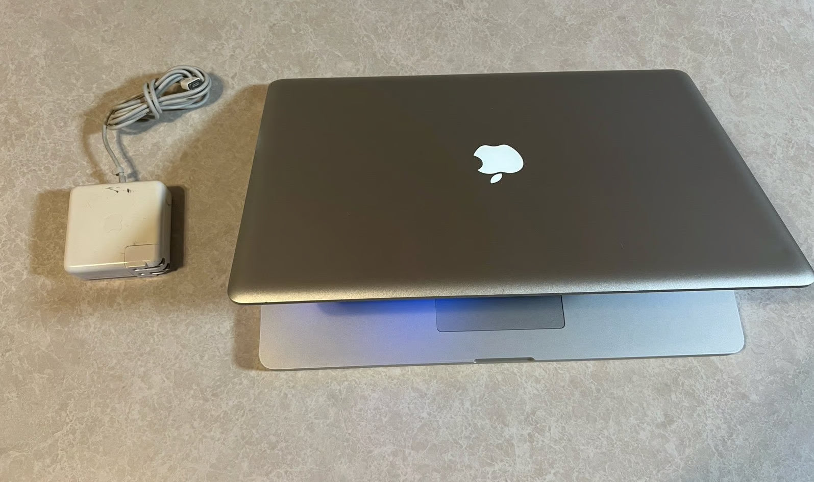 Upgraded Apple MacBook Pro 17鈥?i7/16GB/1TB SSD + Charger & Loaded! 2R18