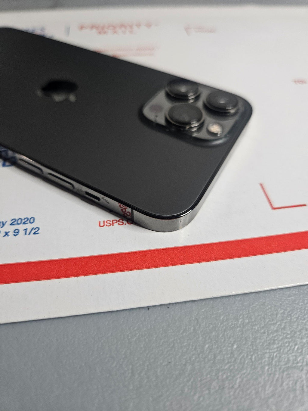 Iphone 13 pro max 256 att and cricket 7W13