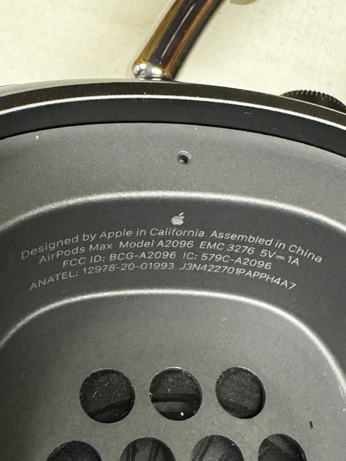 Apple AirPods Max Space Gray used like new condition came with case 3W31