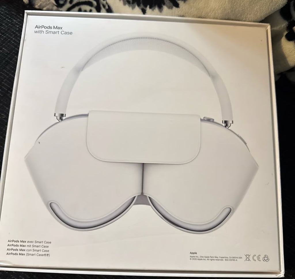 Apple AirPods Max with Smart Case in Silver 2G52