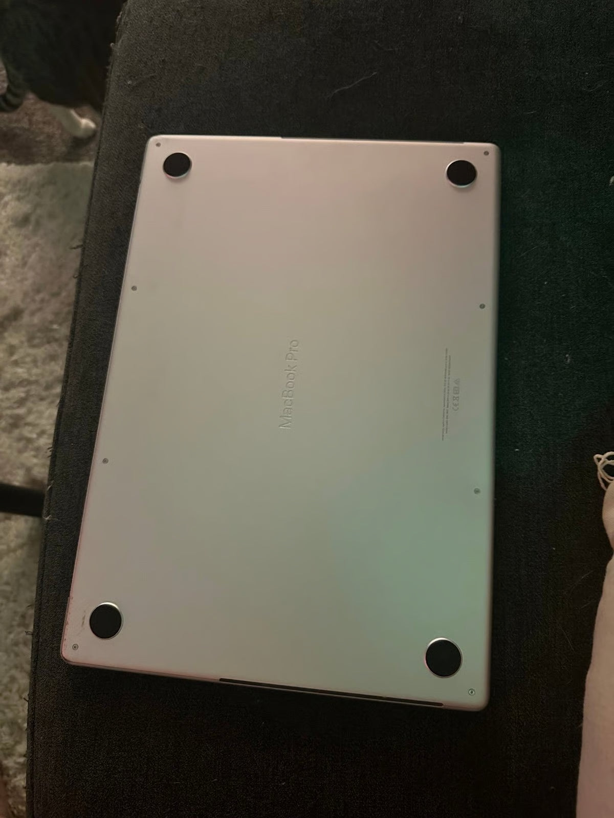 Apple Macbook Pro A2485 16in.  M1 Pro 3.2 GHz  512GB SSD 8O98