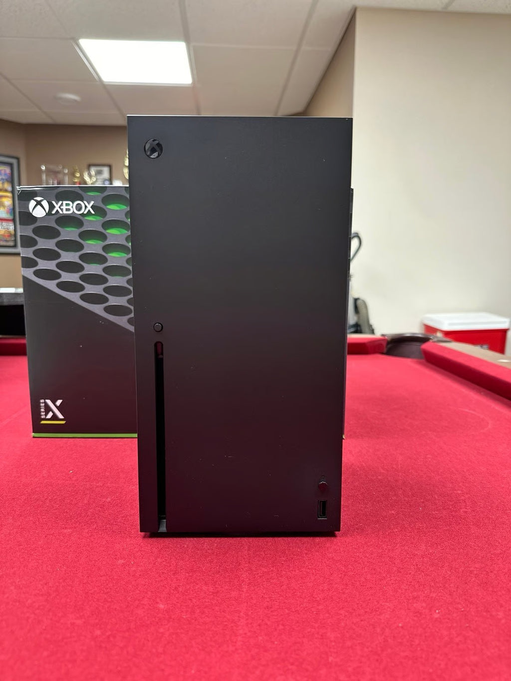 Xbox Series X console with Far Cry Primal Steelbook 5O68