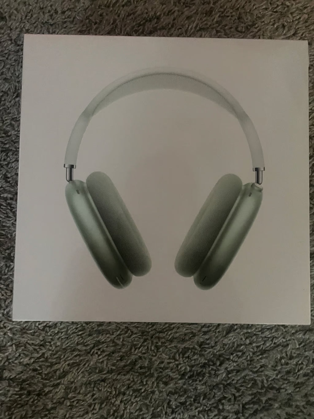 Green AirPod max 9B59