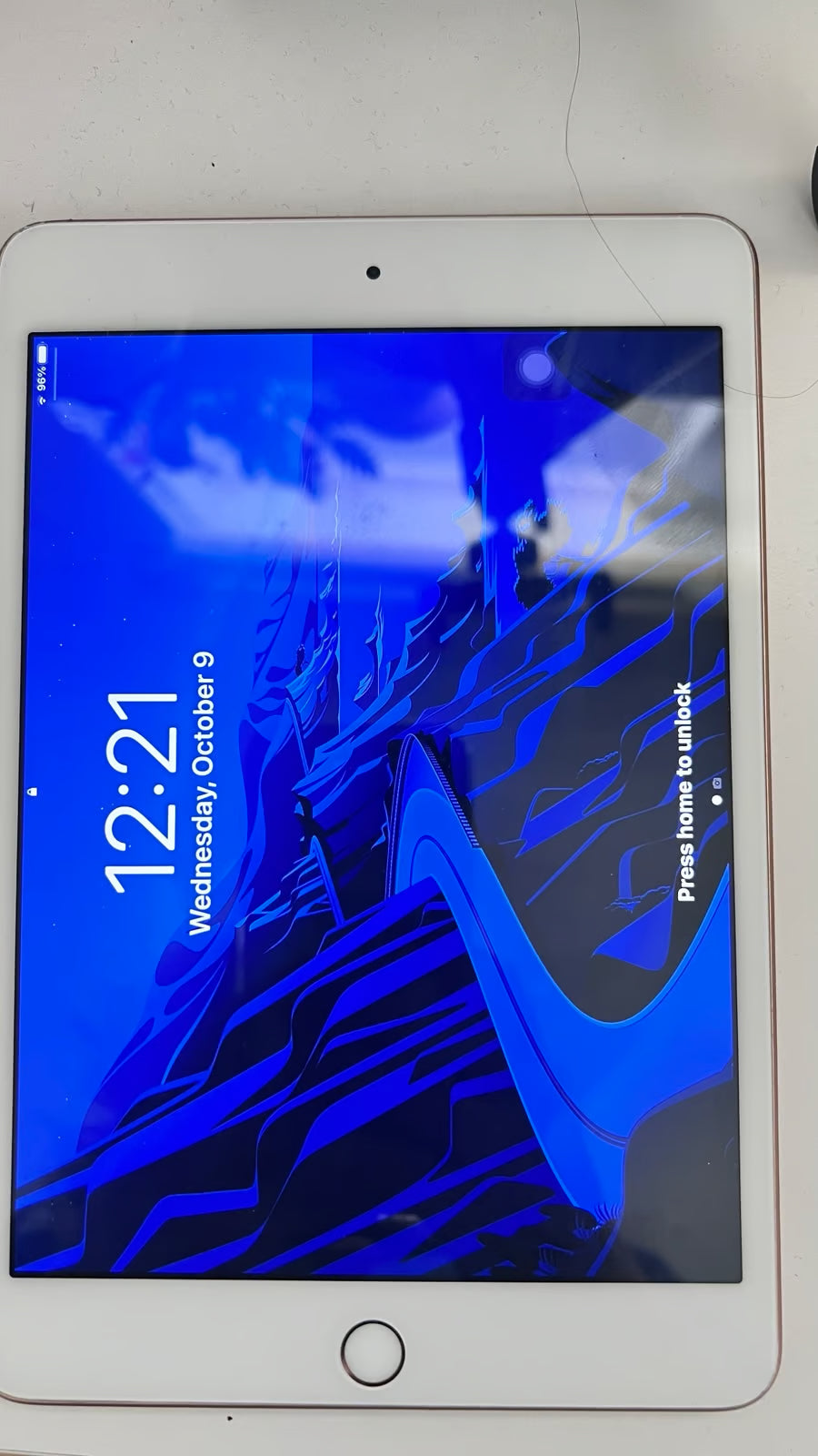 iPad mini 5th generation Gold 2H68