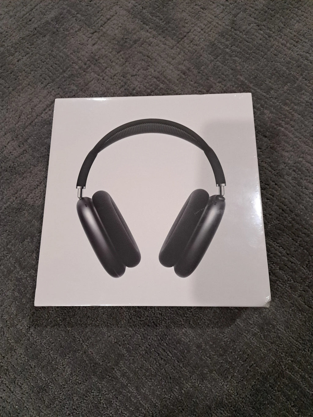 Airpods max with smart case 6V32