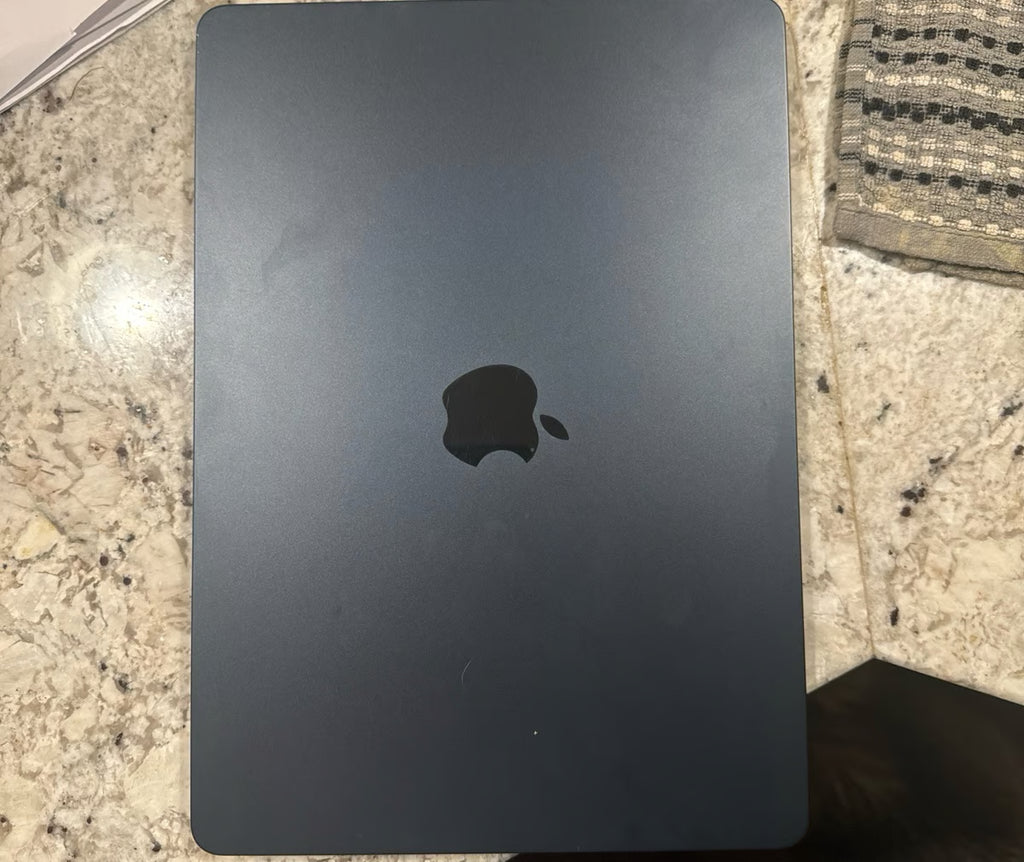 Apple Macbook Air 13in.  M2 9Q89