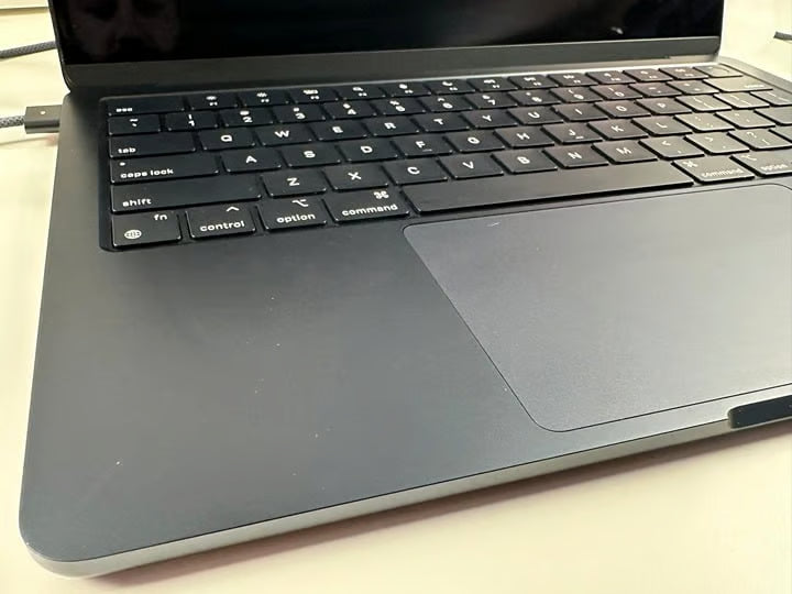 Apple Macbook Air 13.6"" M3 (2024) 8GB RAM 256GB Storage - Midnight (MRXV3L) 7M28