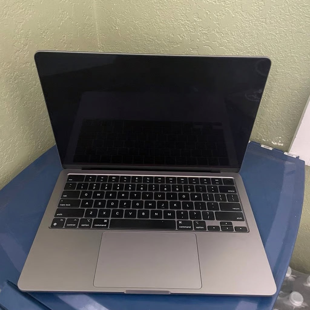 MacBook Air M2 9O99