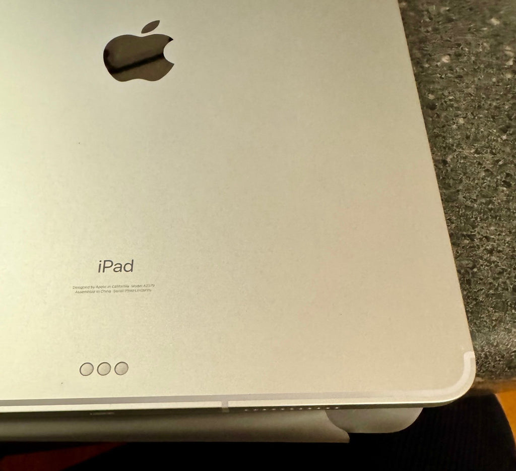 iPad Pro 12.9 (5th Generation ) 2TB M1 processor Silver WiFi and cellular AT&T 9T52