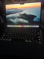 Apple Macbook Air 13in. (M2 2022) 256GB SSD 8GB MEMORY(RAM) 5S52