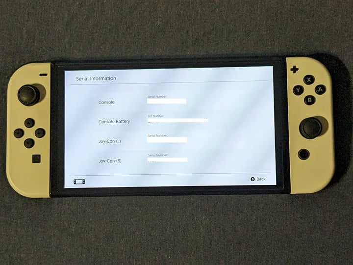 Nintendo Switch OLED White - Excellent condition 6S36