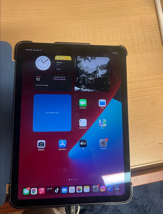 ipad air 5th generation (Apple Pencil Included) 6N89