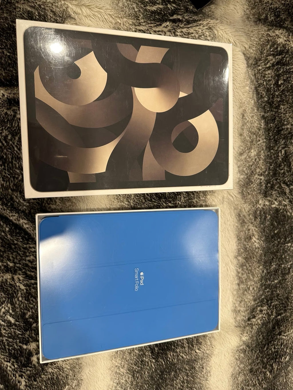 Apple iPad Air 5th Generation 64 GB 5J69